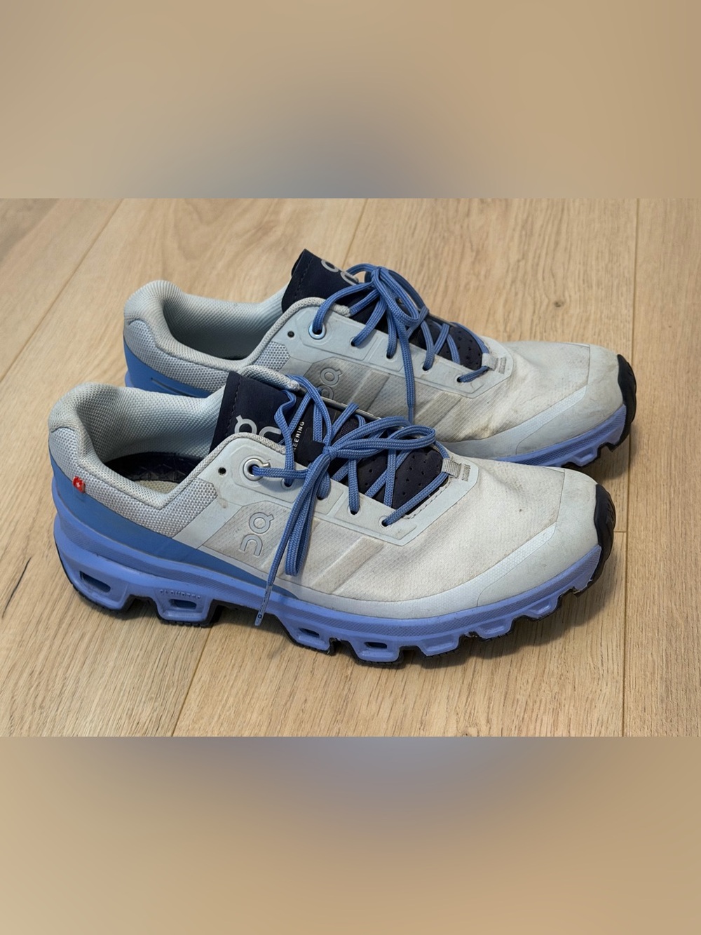 On Running Cloudtec Womens Trail Running Shoes in Light Blue and Navy